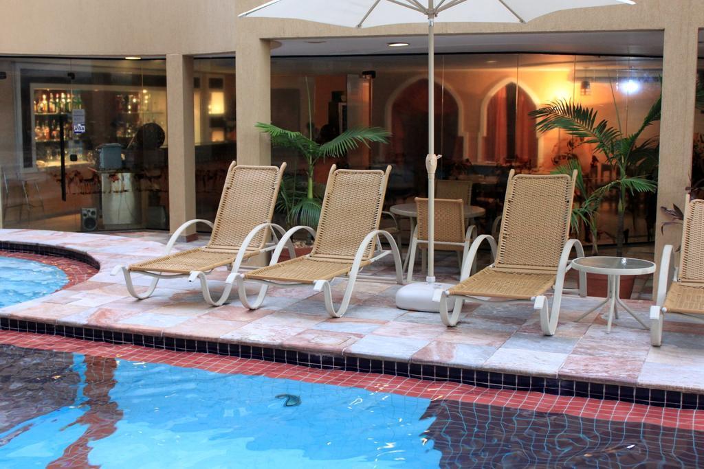 Bahamas Suite Hotel カンポ・グランデ エクステリア 写真